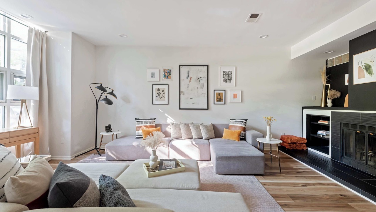 Photo of Livingroom in Inman Park
