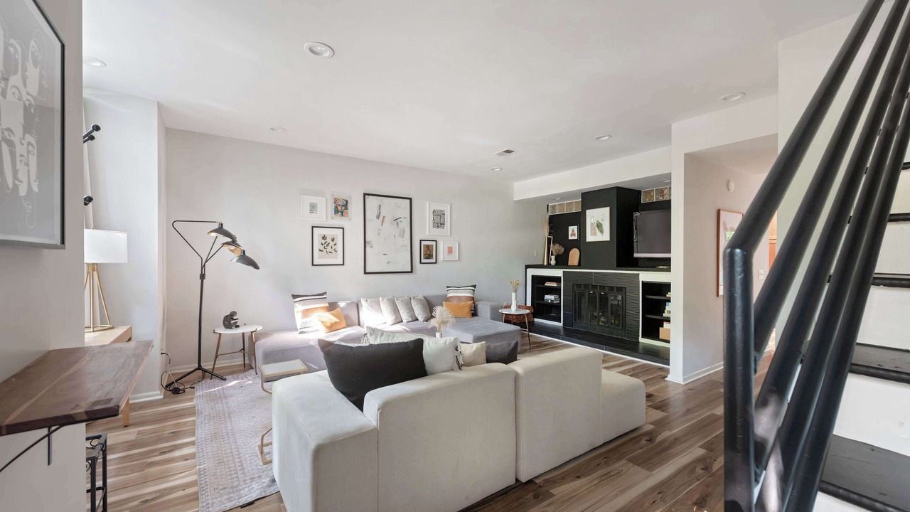Photo of Livingroom in Inman Park