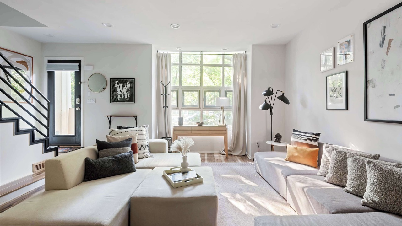 Photo of Livingroom in Inman Park