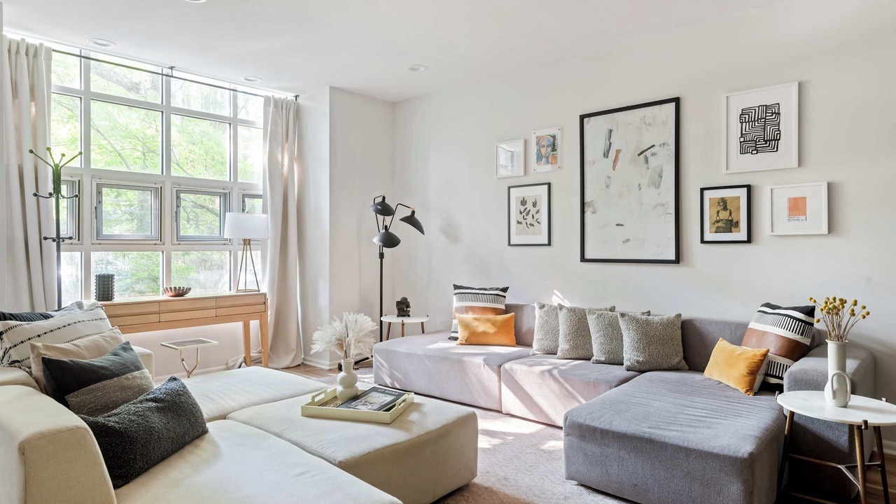 Photo of Livingroom in Inman Park