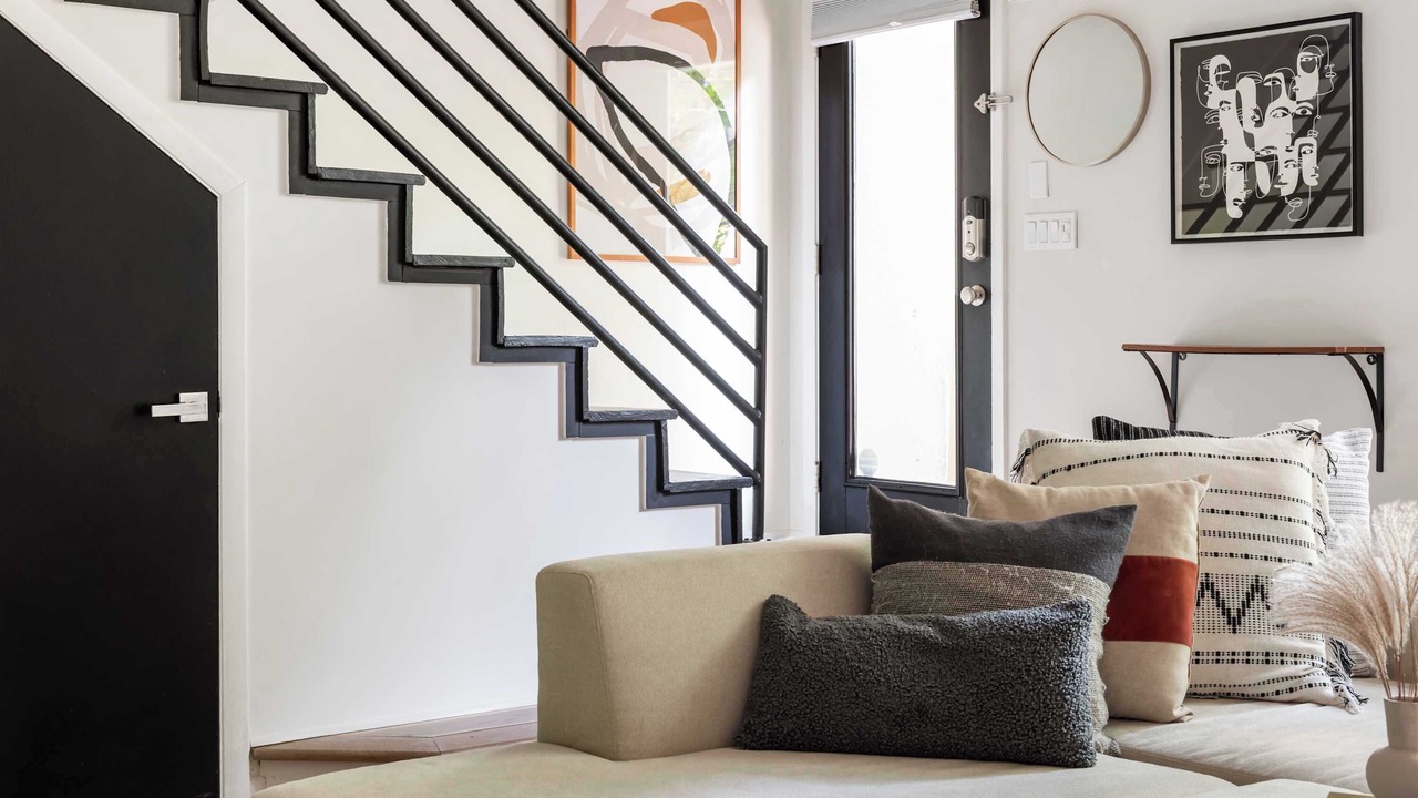 Photo of Livingroom in Inman Park