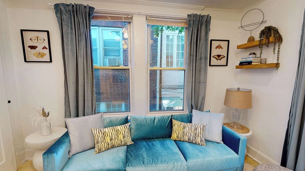 Photo of Livingroom in Candler Park