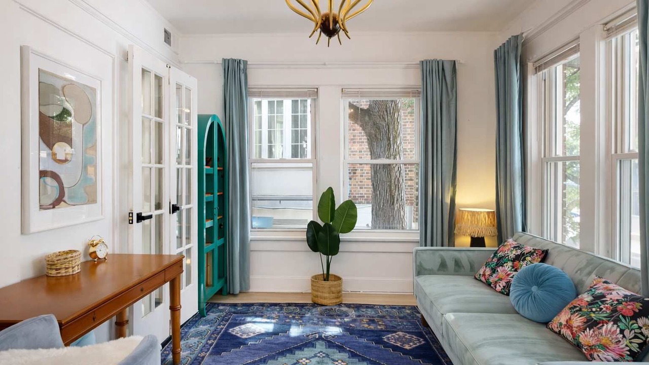Photo of Livingroom in Candler Park