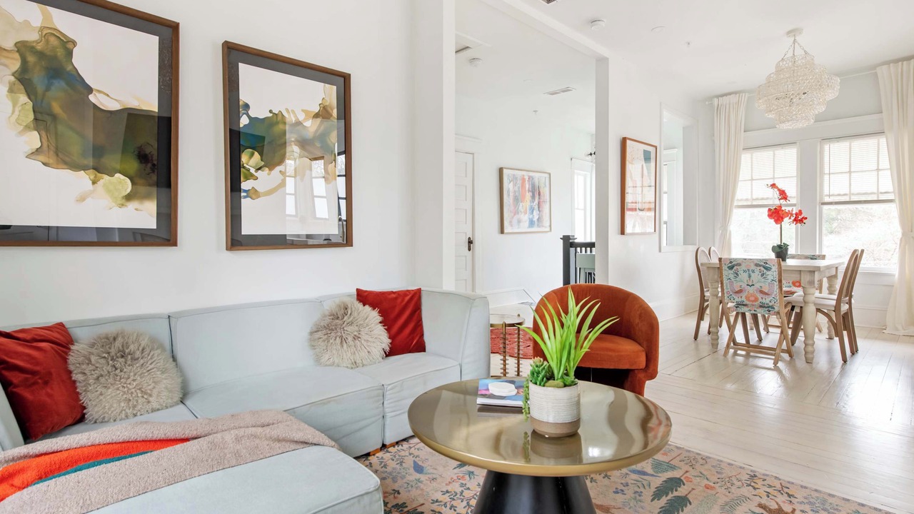 Photo of Livingroom in Inman Park