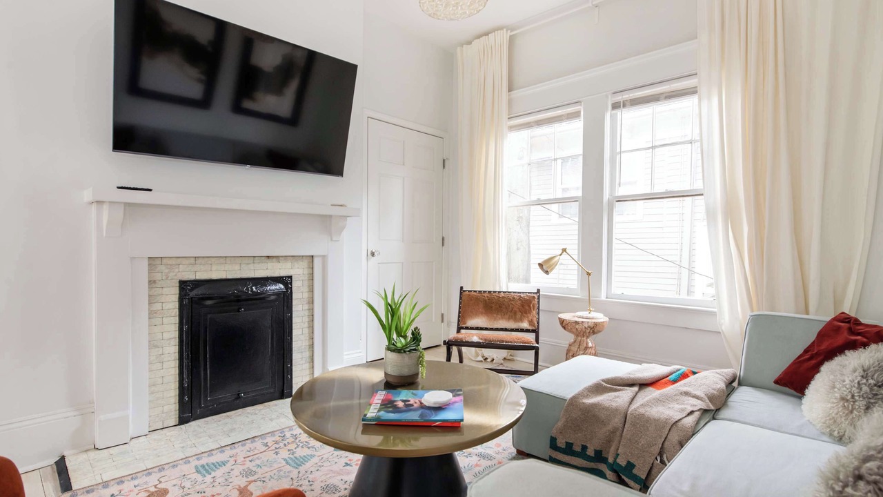 Photo of Livingroom in Inman Park