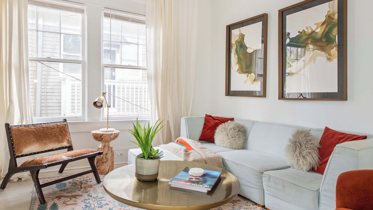 Photo of Livingroom in Inman Park