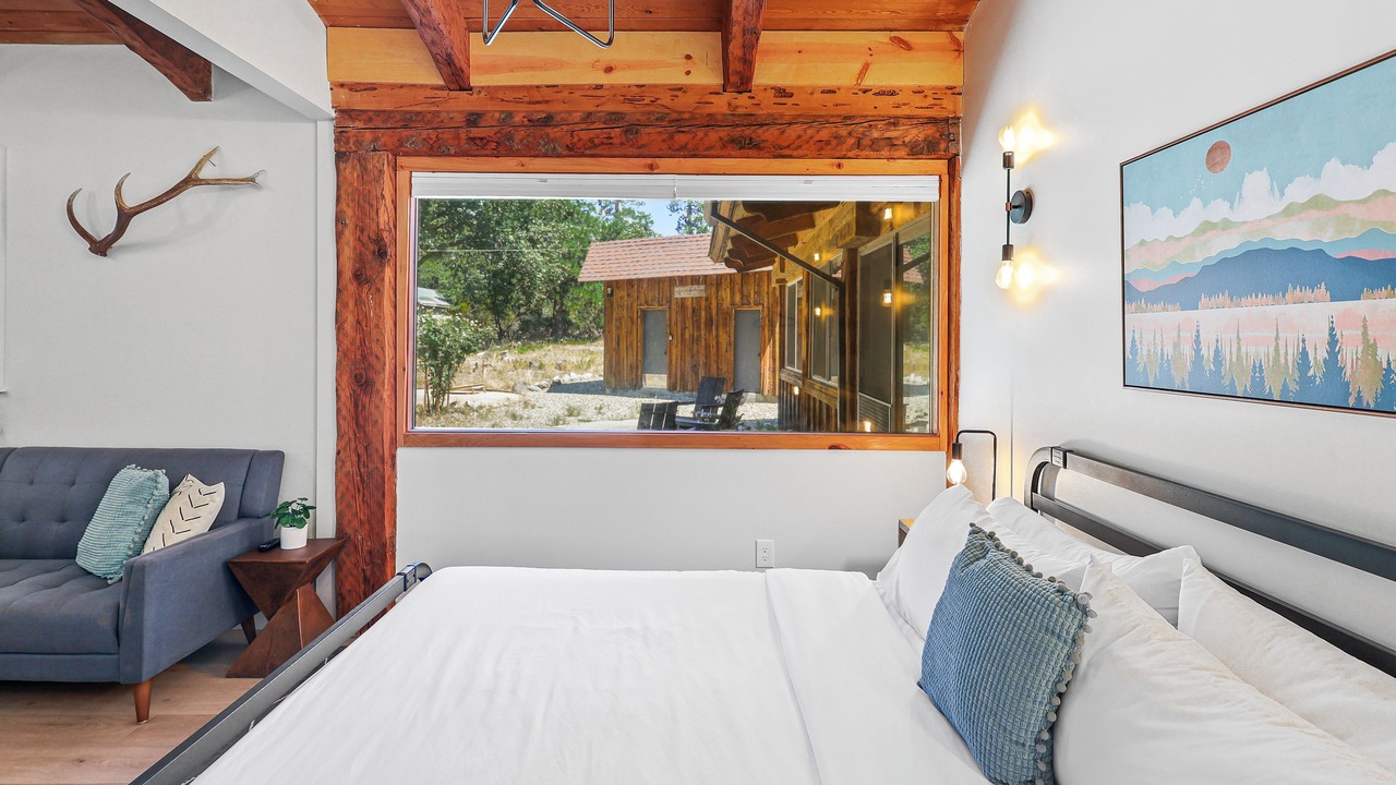 Photo of Bedroom in Mount Shasta