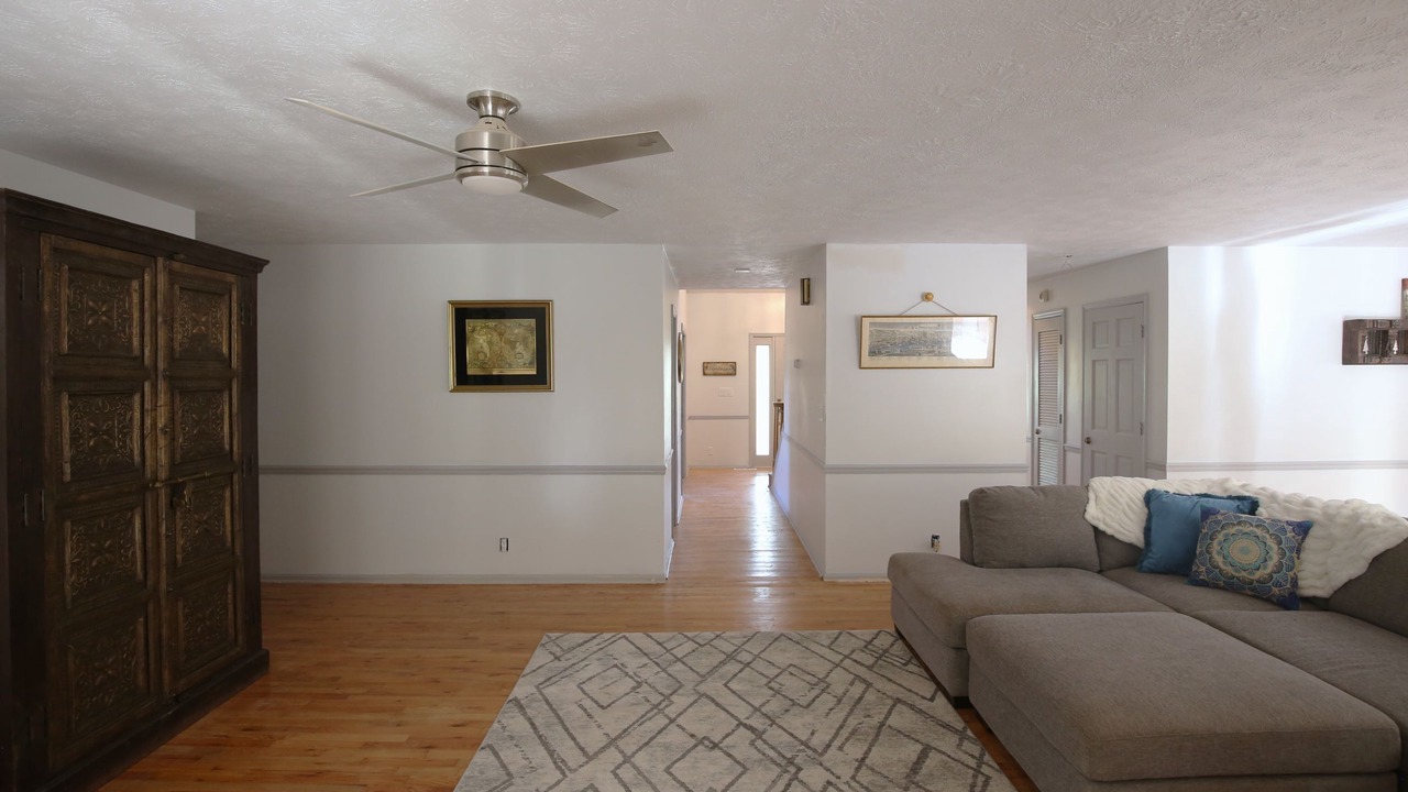 Photo of Livingroom in LaGrange