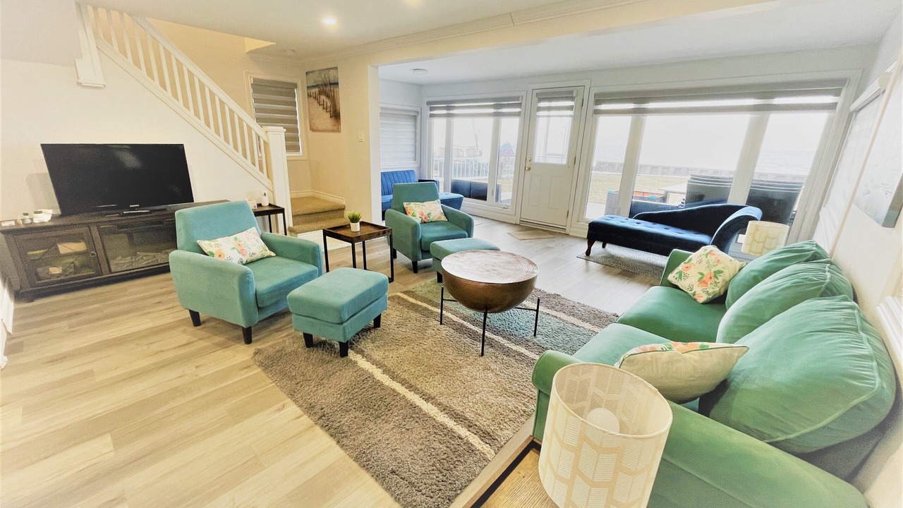 Photo of Livingroom in Amherstburg