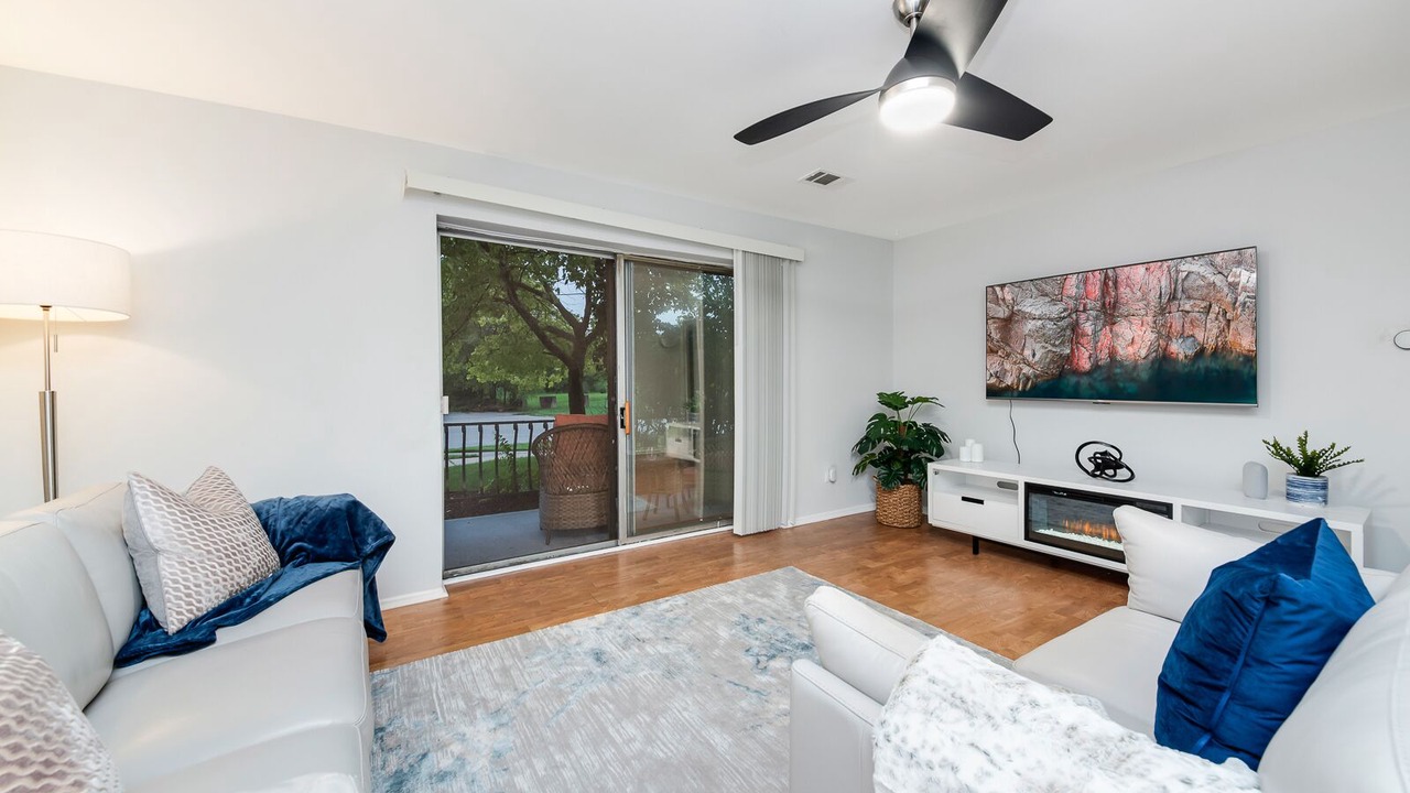 Photo of Livingroom in Lansing