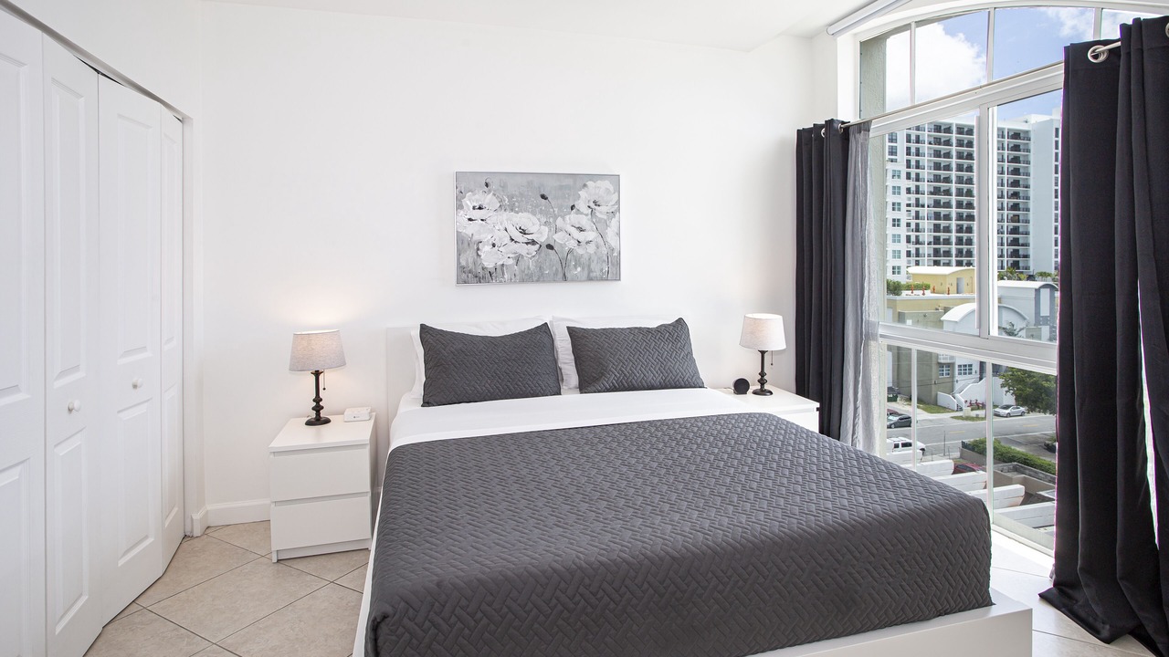 Photo of Bedroom in Coral Way