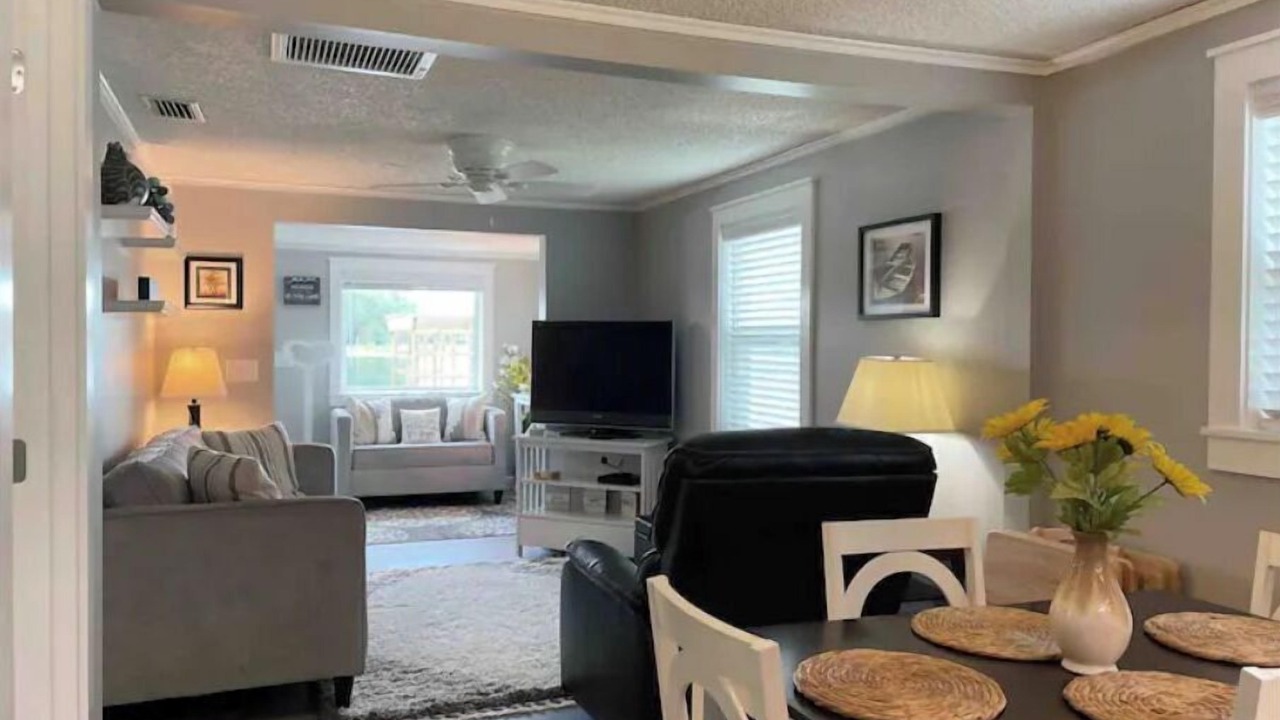 Photo of Livingroom in Edgar