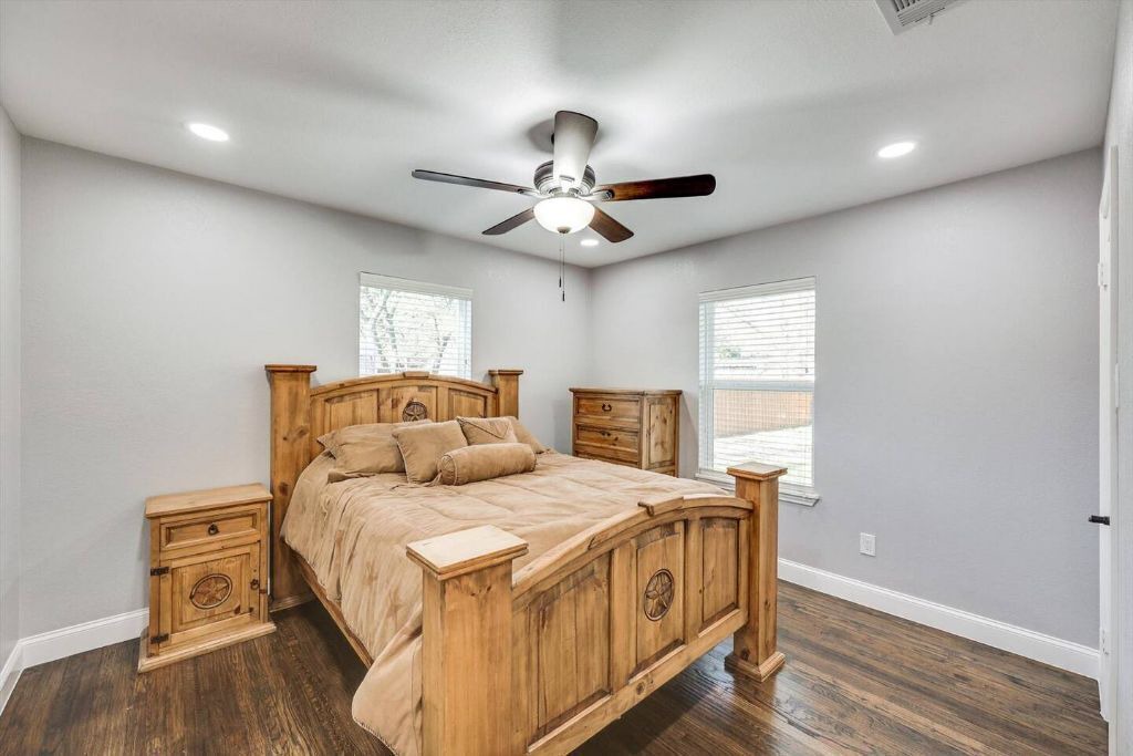 Photo of Bedroom in Haltom City
