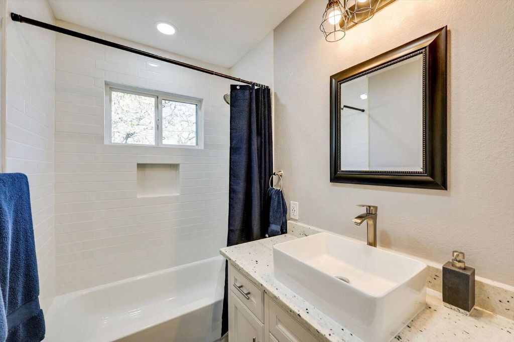 Photo of Bathroom in Haltom City