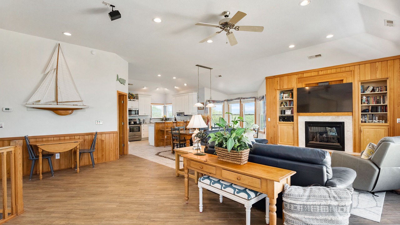 Photo of Bedroom in Whalehead Beach