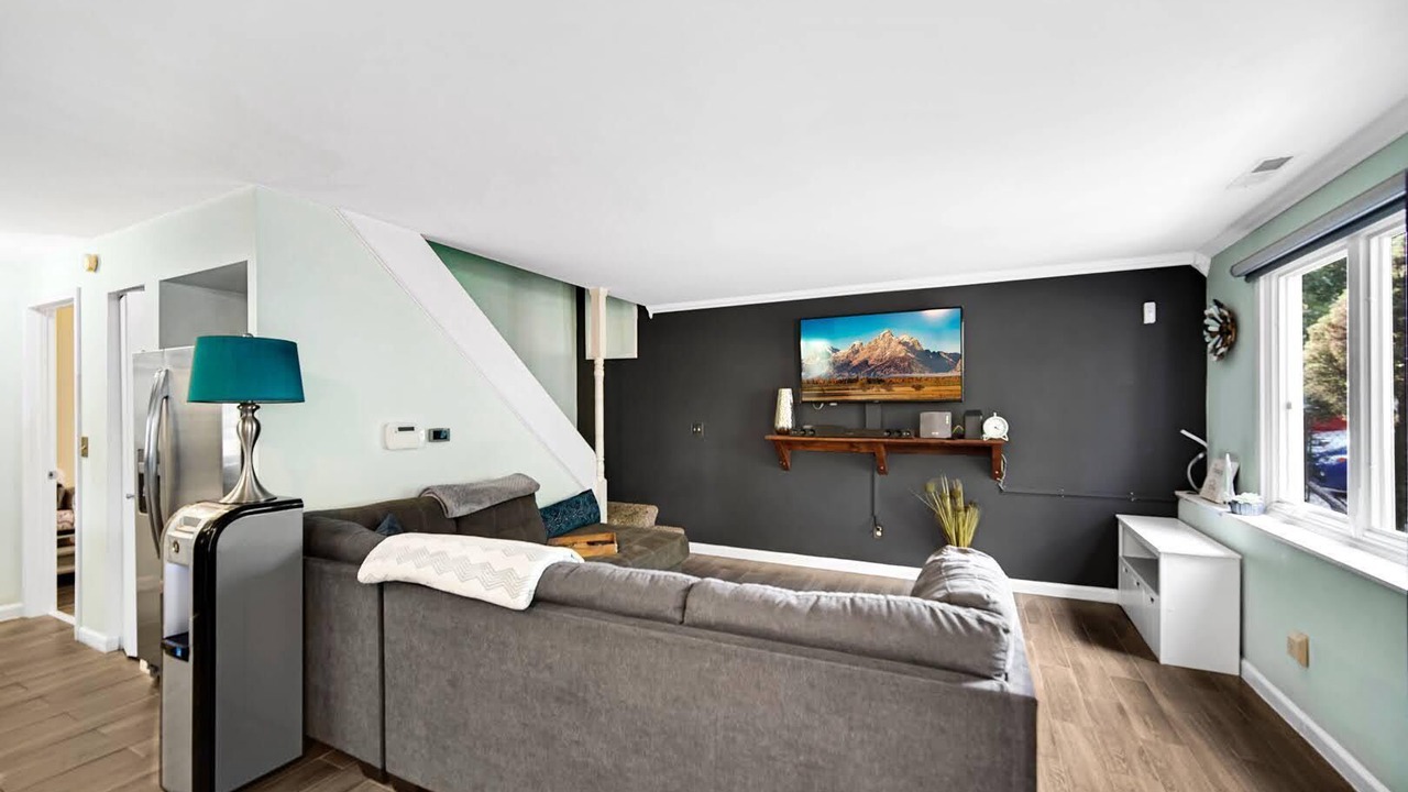 Photo of Livingroom in Cedar Lake