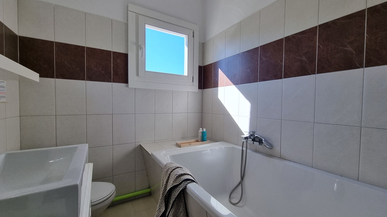 Photo of Bathroom in Oupia