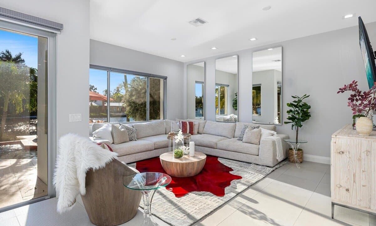 Photo of Livingroom in Coral Shores