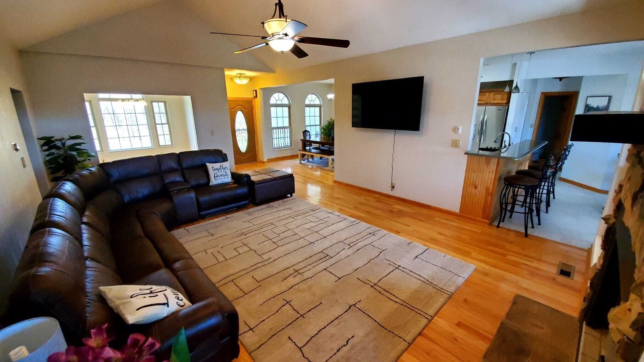 Photo of Livingroom in Jefferson County