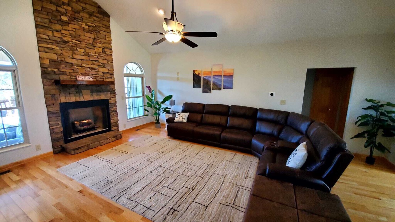 Photo of Livingroom in Jefferson County