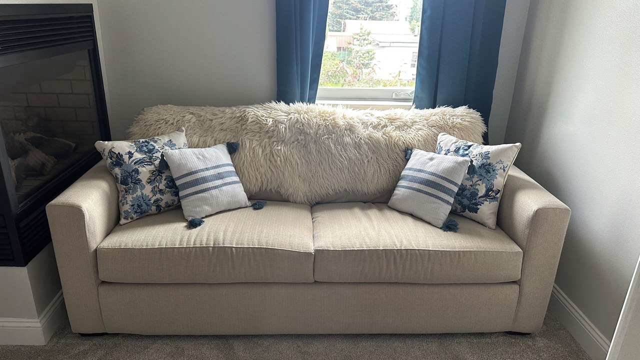 Photo of Livingroom in Downtown Anchorage