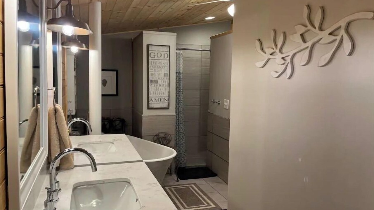 Photo of Bedroom in Pennington Bend