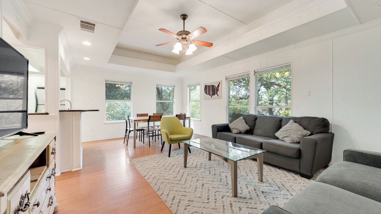 Photo of Livingroom in Lake Dallas