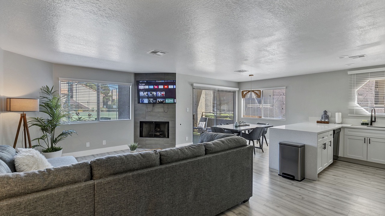Photo of Livingroom in Spring Valley