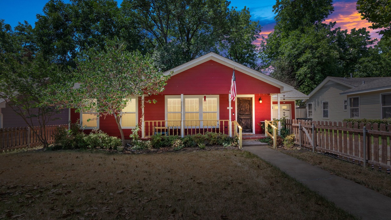 Photo of Outdoor in Austin Ave.