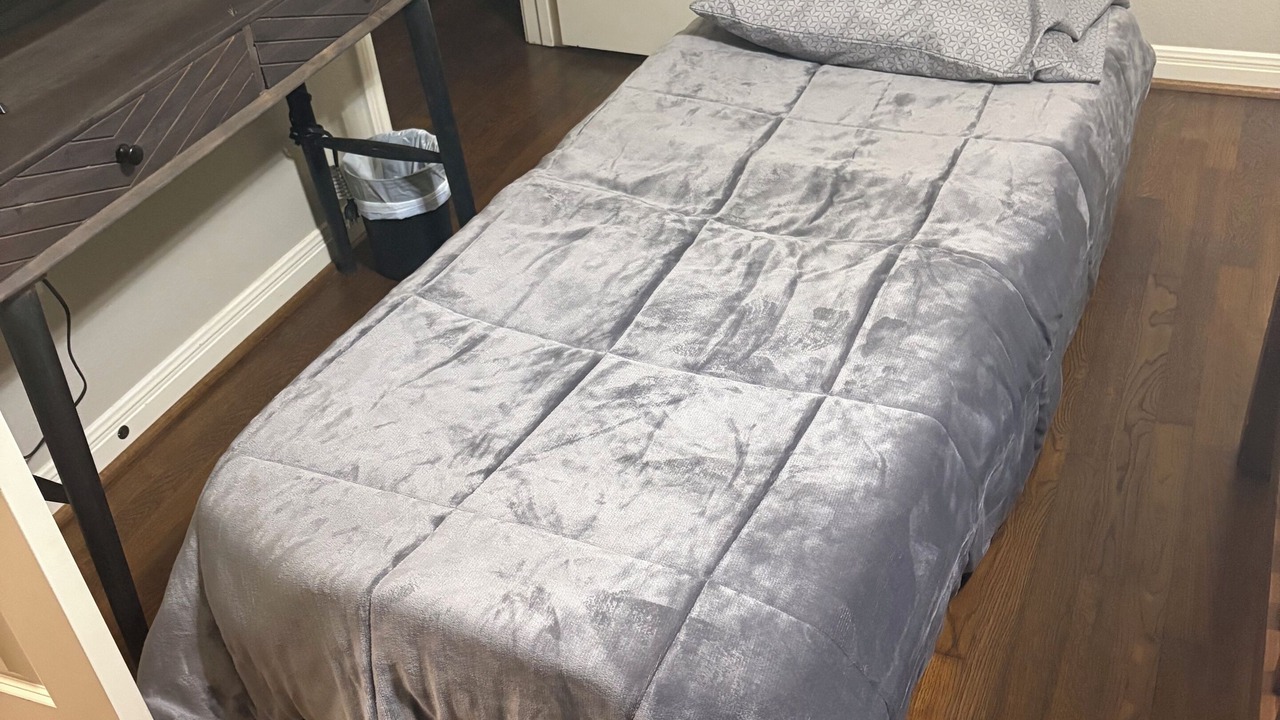 Photo of Bedroom in Austin Ave.