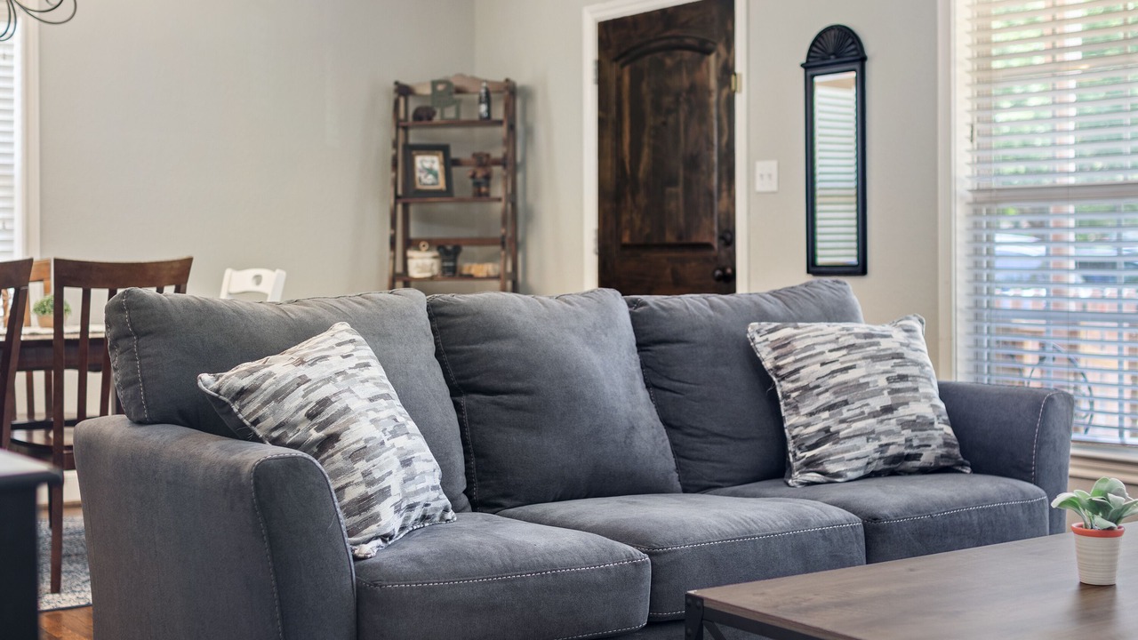 Photo of Livingroom in Austin Ave.