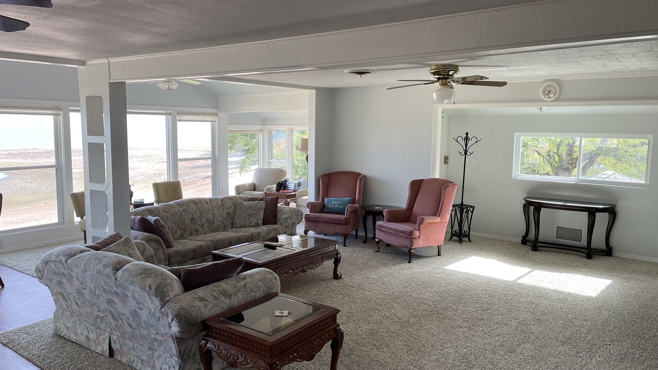 Photo of Bedroom in Tow
