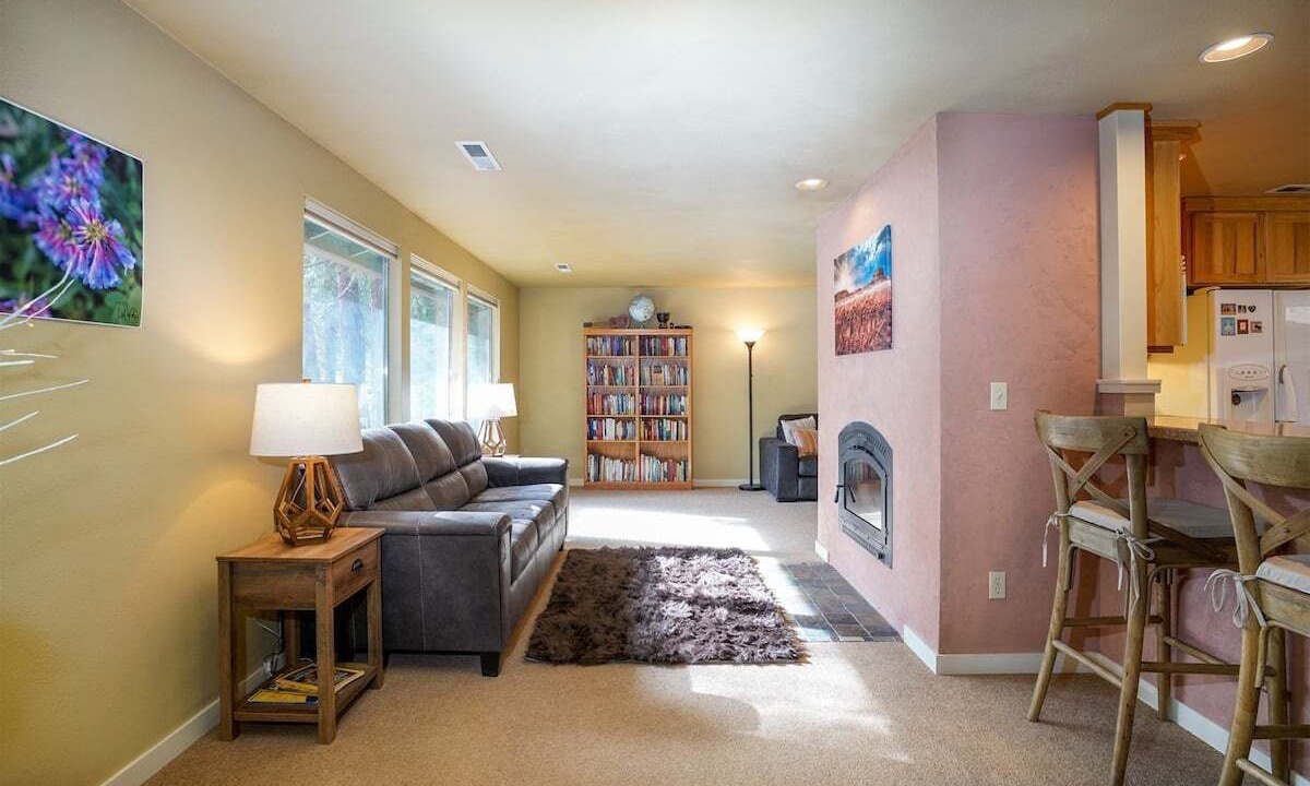 Photo of Livingroom in Old Farm District