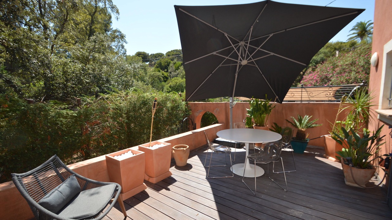 Photo of Outdoor in Antheor