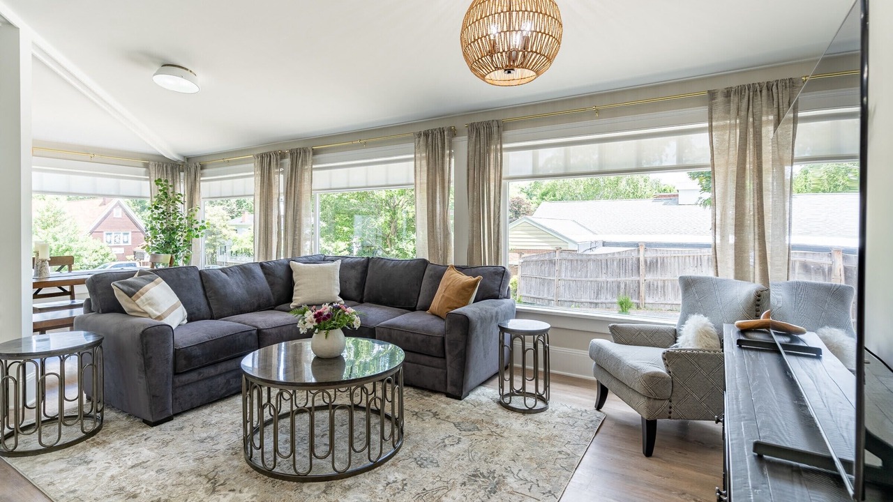 Photo of Livingroom in Lenox