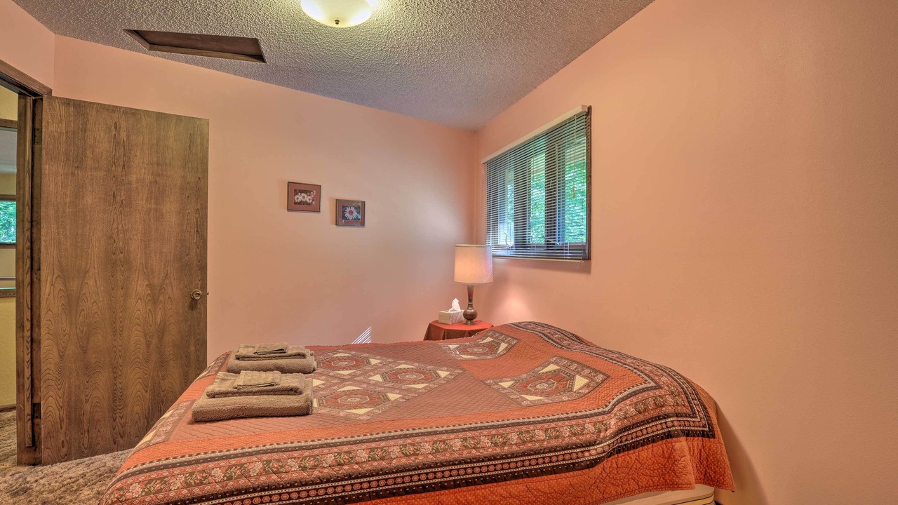 Photo of Bedroom in Garfield