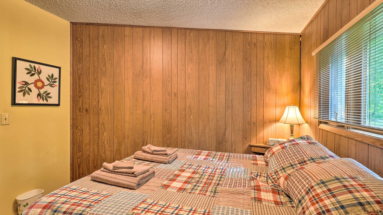 Photo of Bedroom in Garfield