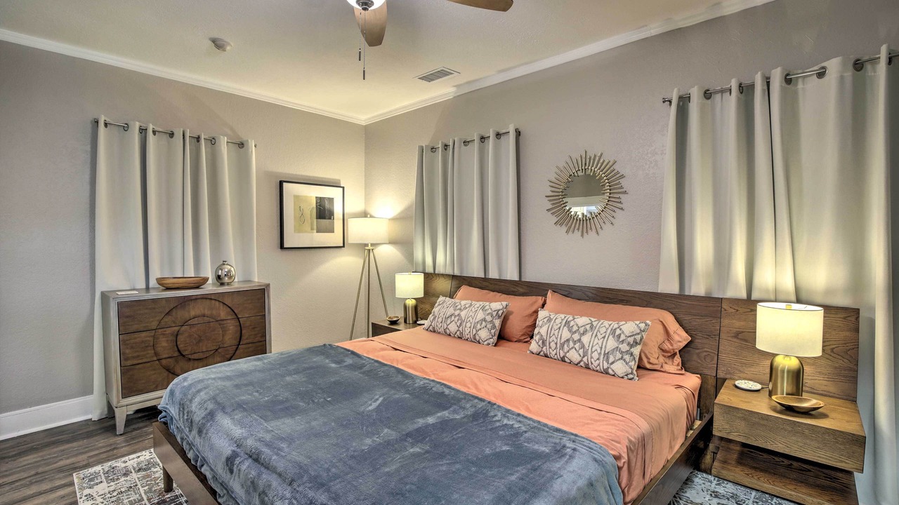 Photo of Bedroom in Lower Greenville