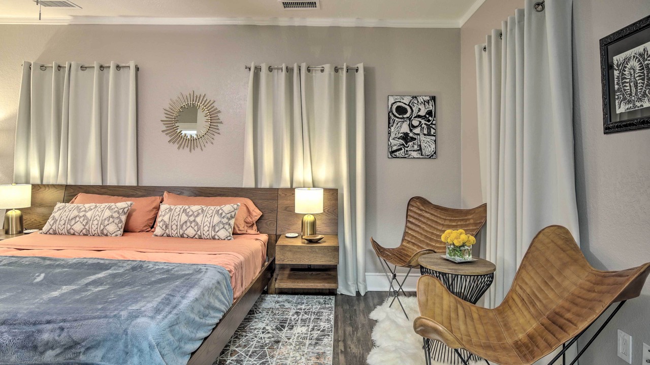 Photo of Bedroom in Lower Greenville