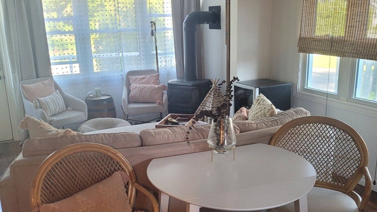 Photo of Livingroom in Wasaga Beach