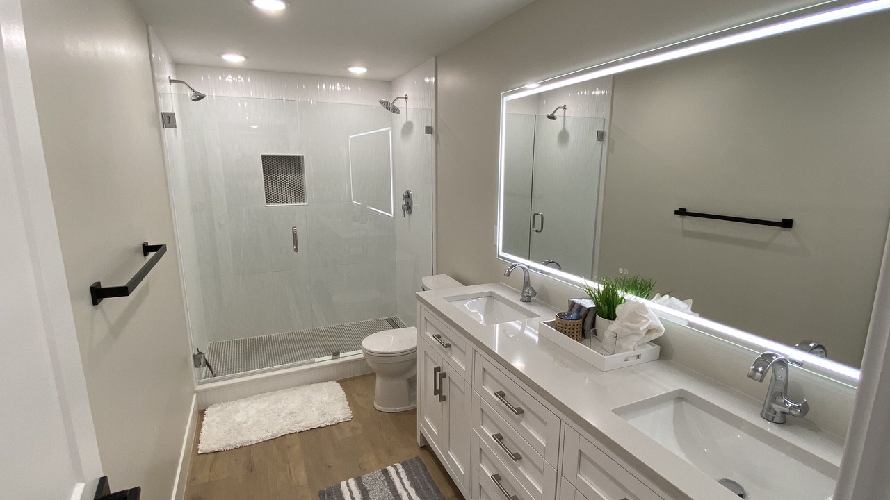 Photo of Bathroom in Sandy