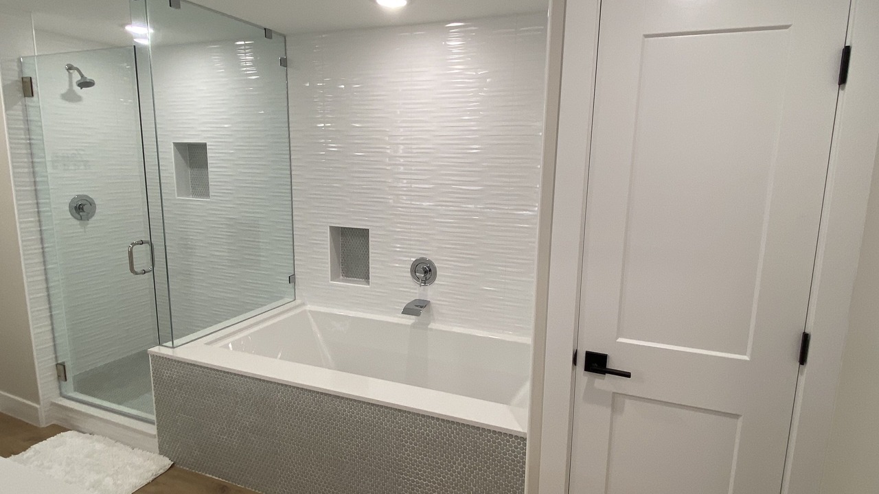 Photo of Bathroom in Sandy