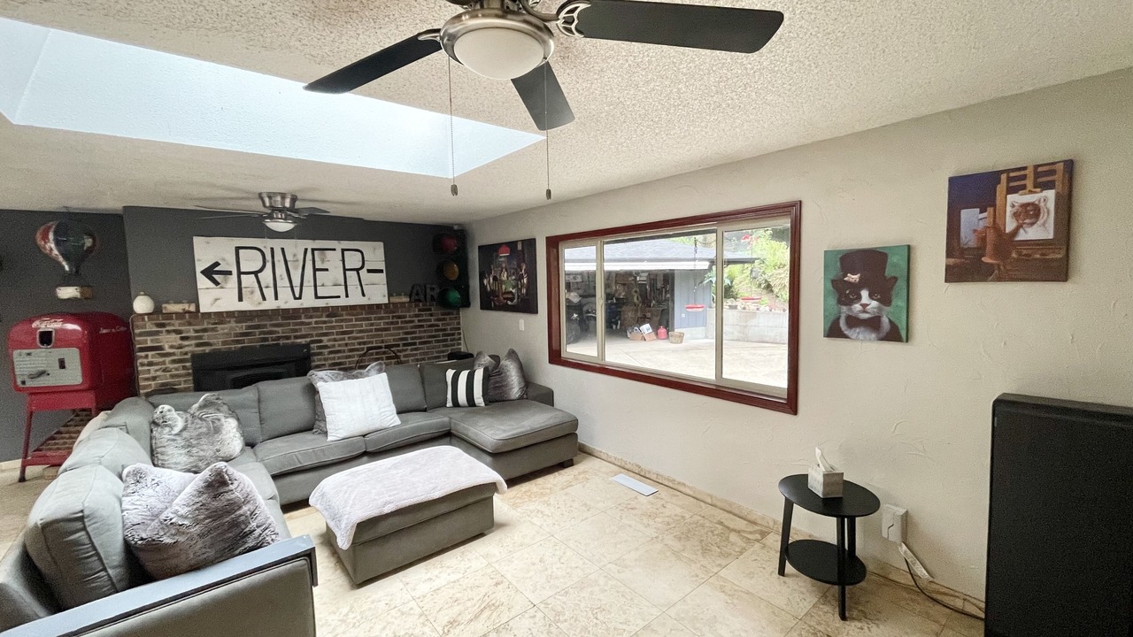 Photo of Livingroom in Battle Ground