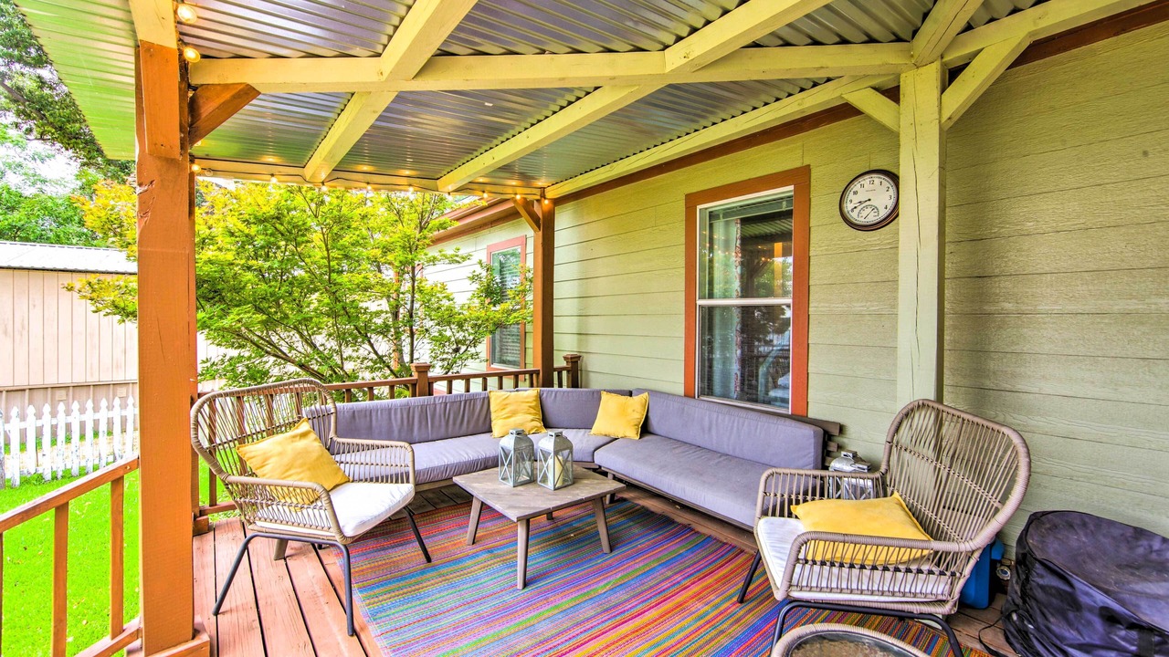 Photo of Patio Balcony in Enchanted Oaks