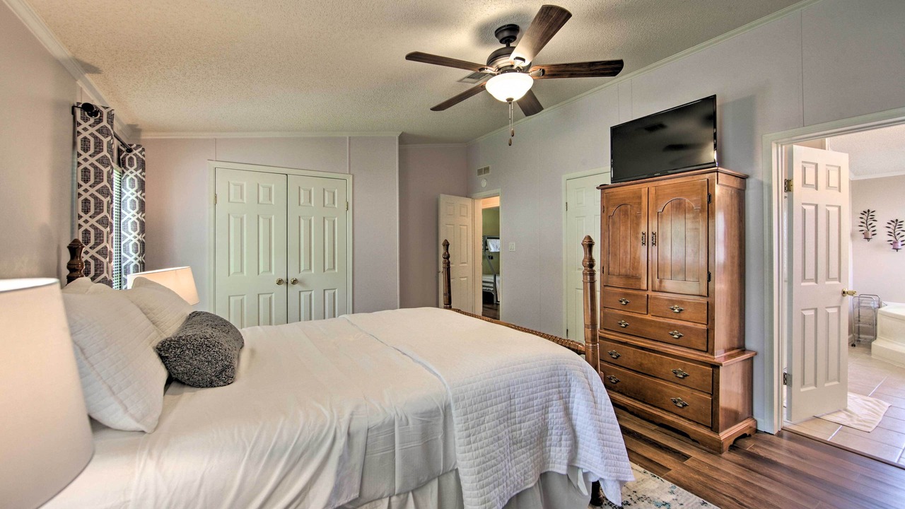 Photo of Bedroom in Enchanted Oaks