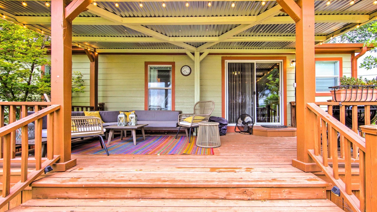 Photo of Patio Balcony in Enchanted Oaks