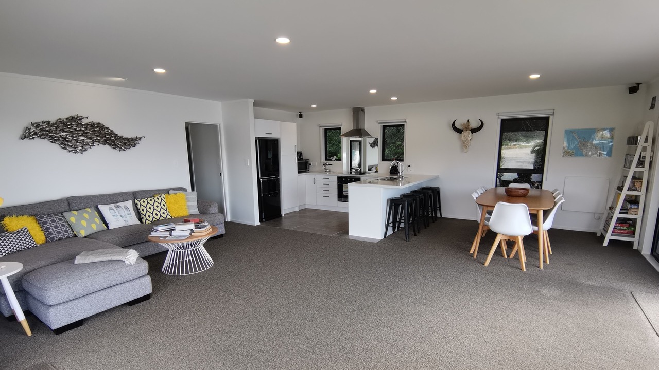 Photo of Livingroom in Taupo Bay