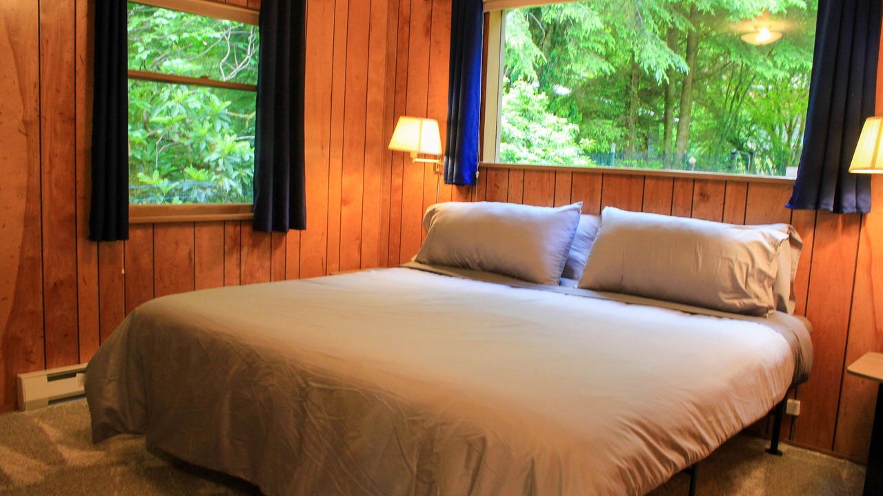 Photo of Bedroom in Lake Roesiger