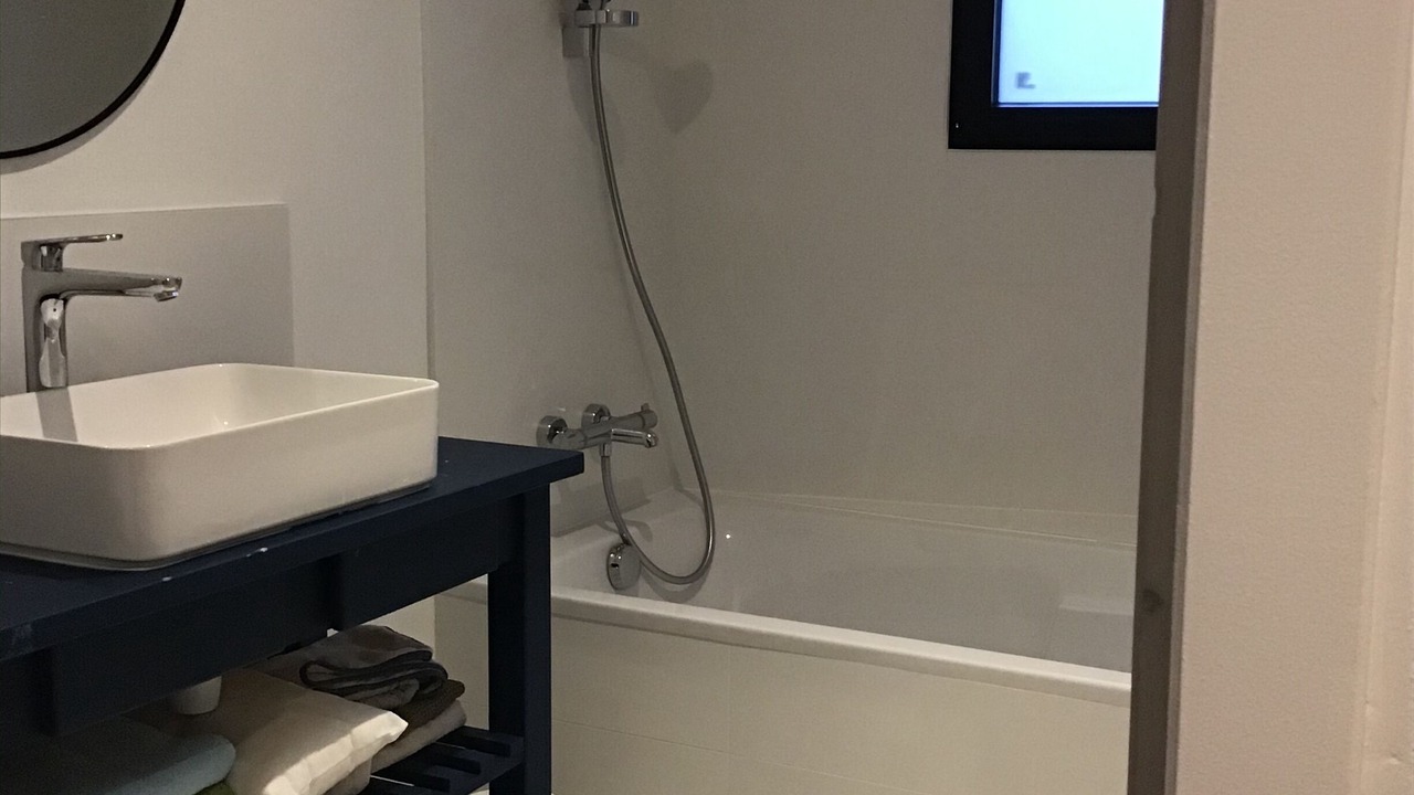 Photo of Bathroom in Pace