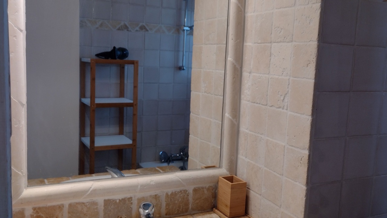 Photo of Bathroom in Saint-Laurent-d'Aigouze